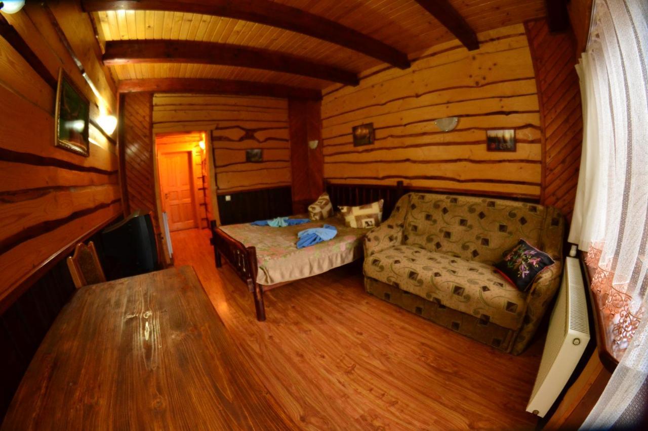 Отель Gostynniy Dvir Raytshtoky Ворохта Экстерьер фото